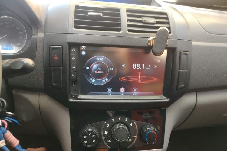 Used BAIC Weiwang M20 2015 1.2L economy version A122 Audio And AC Panel