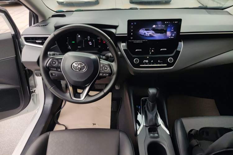 Used Toyota Corolla 2024 1.8L Smart Electric Hybrid Dual-Engine Elite Edition Audio And AC Panel
