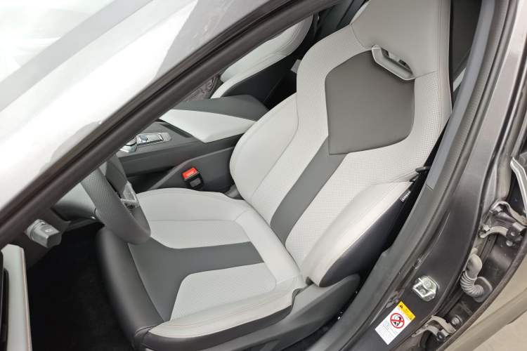 Used CHANGAN UNI-V iDD 2024 Blue Whale Smart Electric iDD 136km ZhiKu Model
