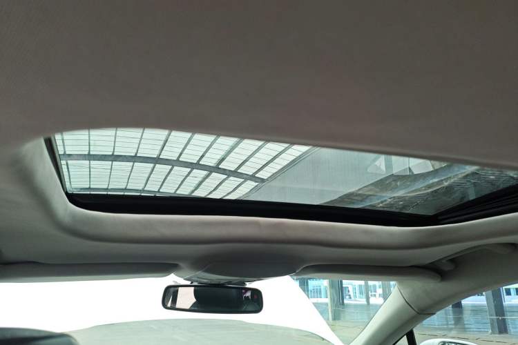 Used Ford Mondeo 2013 2.0L GTDi 200 Fashion Edition Headliner