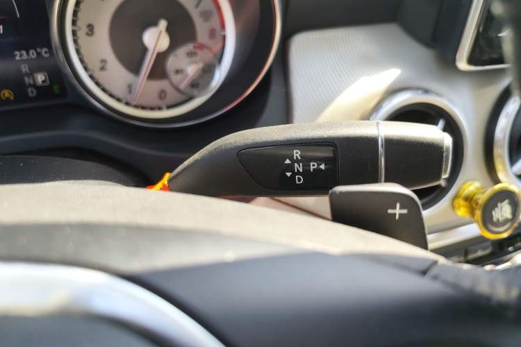 Used Mercedes-Benz GLA 2015 GLA 200 Sport Edition Gear Lever