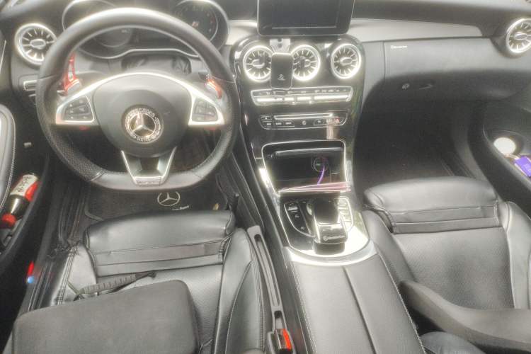Used Mercedes-Benz C-Class 2018 C 200 Sport Edition Center Console