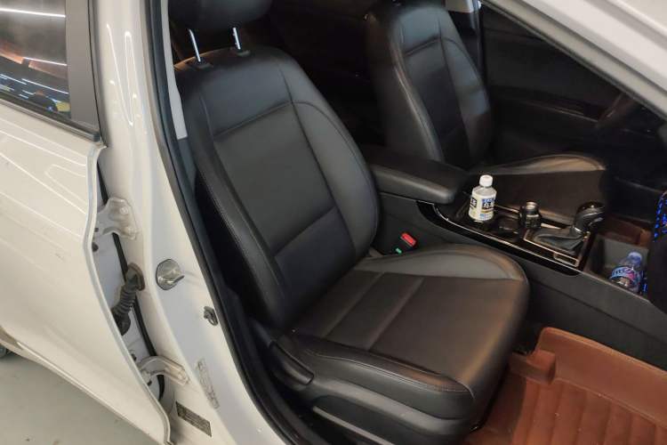 Used Hyundai Mistra 2014 1.8L Automatic Smart GLS Right Front Seat