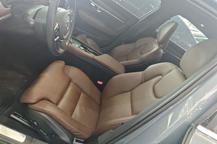 Used Volvo S90 2022 B5 Zhiyuan Luxury Edition