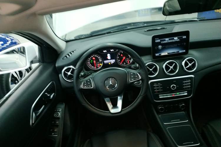 Used Mercedes-Benz GLA 2018 GLA 200 Fashion Model