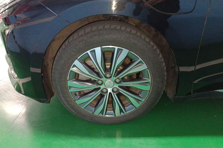 Used Hongqi E-QM5 2022 431 km Charge & Enjoy Edition