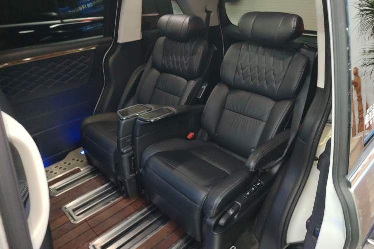 Used Honda Elysion 2019 2.0L Hybrid Luxury Edition
