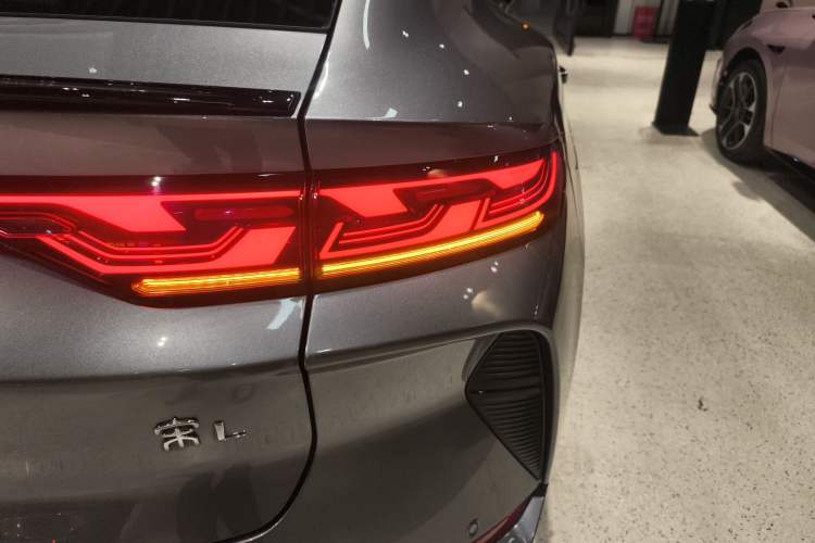 Used BYD Song L EV 2025 662 km Ultra-Range Version