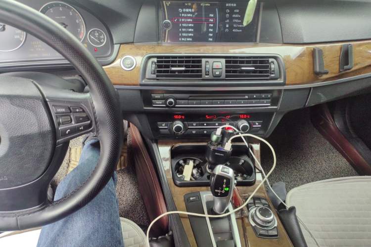 Used BMW 5 Series 2011 528Li Leading Model
