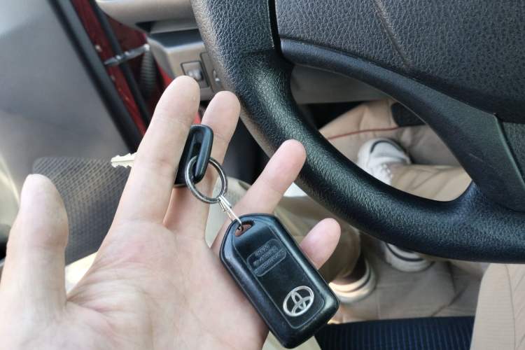 Used Toyota YARiS L Zhi Xiang 2017 1.5E CVT Dynamic Edition Vehicle Key