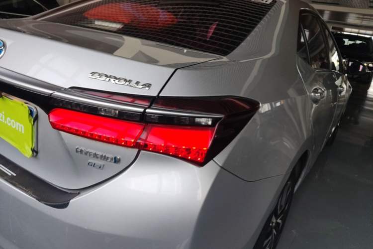 Used Toyota Corolla 2017 Revised Dual-Engine 1.8L E-CVT Leading Edition
