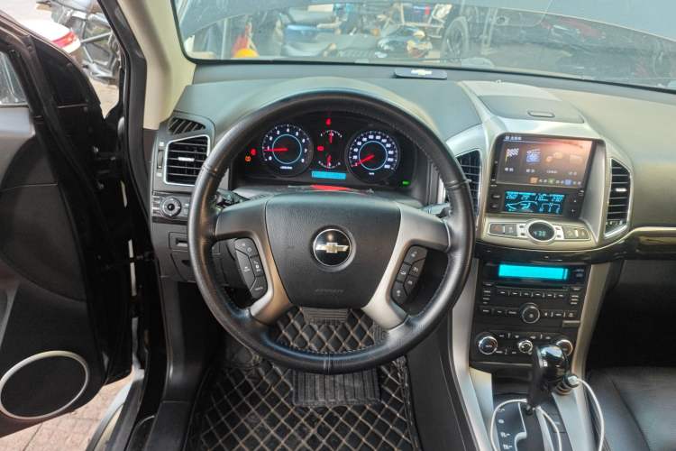 Used Chevrolet Captiva 2014 2.4L 4x4 Flagship Edition 7 Seats