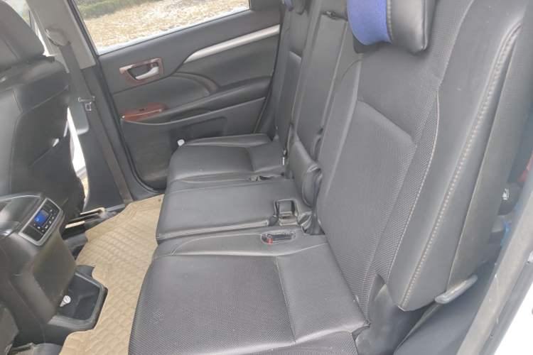 Used Toyota Highlander 2015 2.0T Four-Wheel Drive Luxury Edition 7-Seater Left Rear Seat