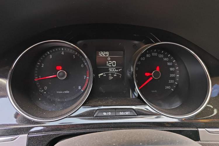 Used Volkswagen Bora 2014 1.6L Manual Fashion Edition
