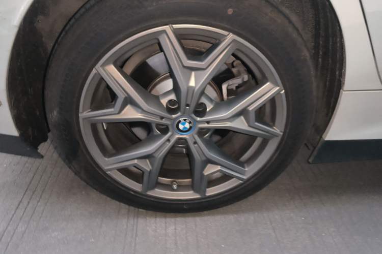 Used BMW i3 2022 eDrive 35 L Right Rear Wheel Hub