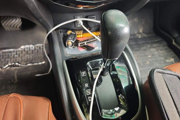 Used Nissan Qashqai 2016 2.0L CVT Luxury Edition Gear Lever