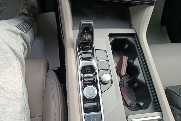 Used Lynk & Co 09 EM-P 2023 2.0TD EM-P Long-Range Version PM 7-Seater