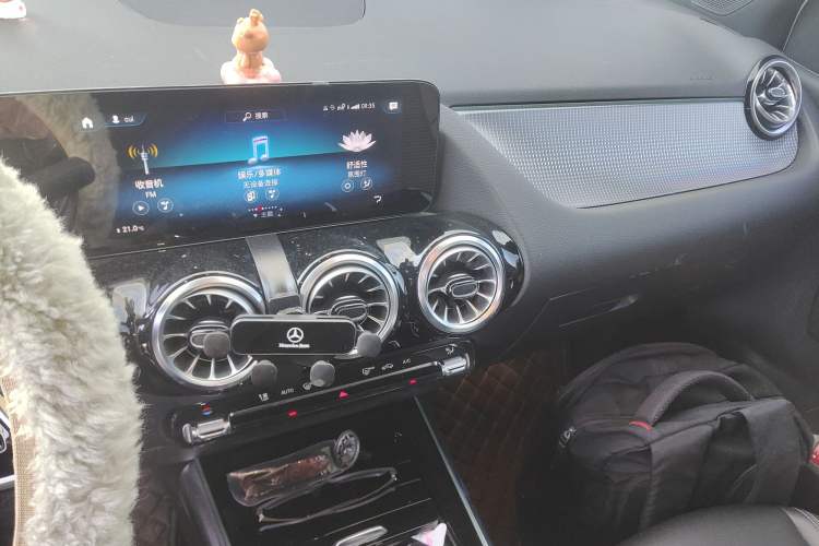 Used Mercedes-Benz B-Class 2022 Revised B 200 Dynamic Edition Audio And AC Panel