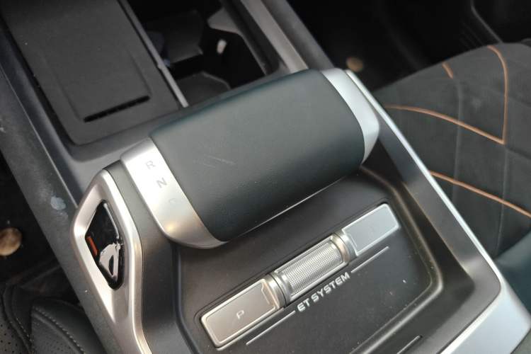 Used Deepal G318 2025 Worry-Free Cross-Country Edition Four-Wheel Drive Distant Mountains Version Gear Lever