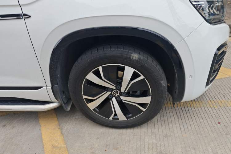 Used Volkswagen Tayron GTE Plug-in Hybrid 2020 1.4T Luxury Model Right Front Wheel Hub