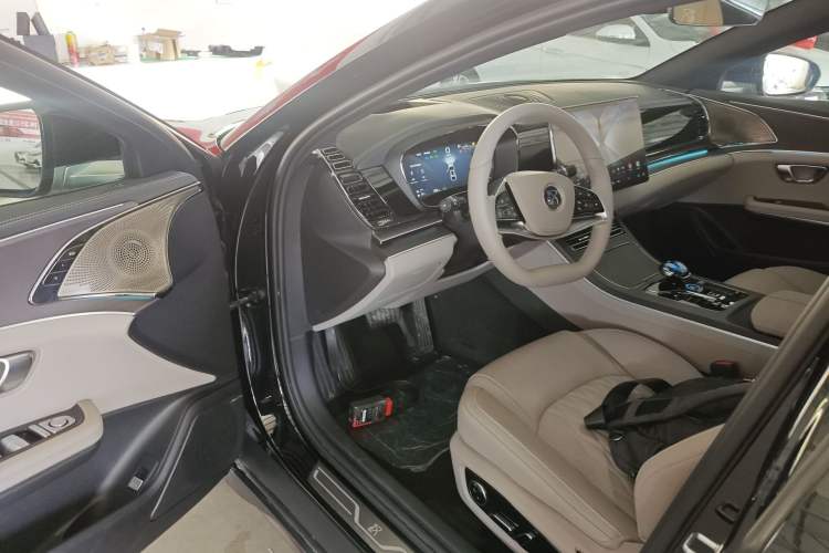 Used BYD Han 2025 DM-i Intelligent Driving Edition 125KM LiDAR Flagship Model
