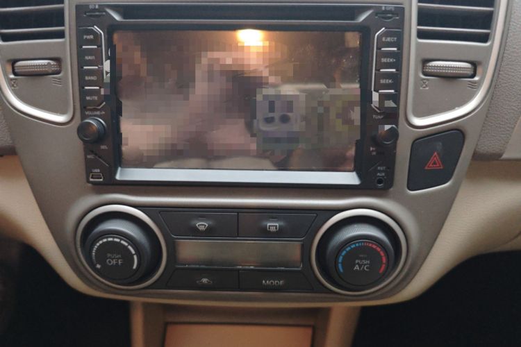 Used Nissan Sylphy 2012 Classic 1.6XE Automatic Comfort Edition Audio And AC Panel