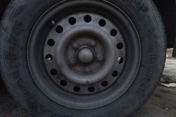 Used King Long Golden Way 2018 2.0L Van Series 4G20 Right Front Wheel Hub