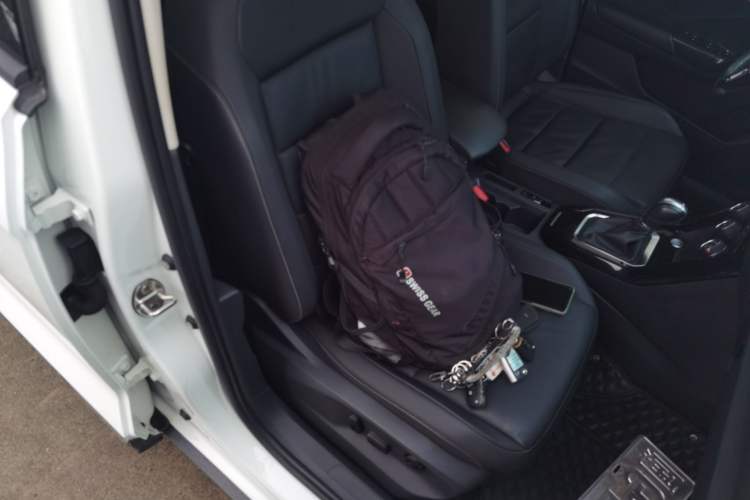 Used Volkswagen T-ROC 2022 280TSI DSG Two-Wheel Drive Elite PLUS Right Front Seat