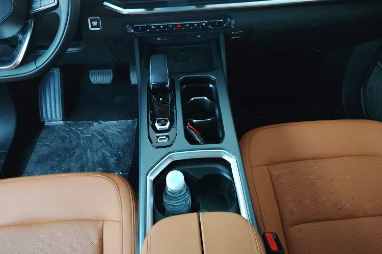 Used Geely Auto Haoyue L 2024 2.0T DCT Flagship Version