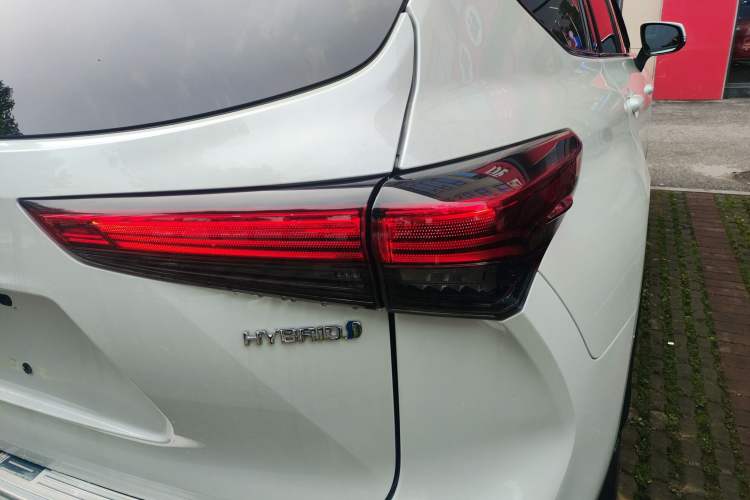 Used Toyota Crown Kluger 2021 2.5L HEV Four-Wheel Drive Premium Edition Right Rear Taillight