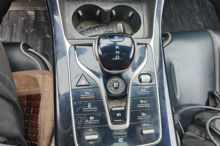 Used BYD Qin PLUS 2021 DM-i 55KM Flagship Model Gear Lever