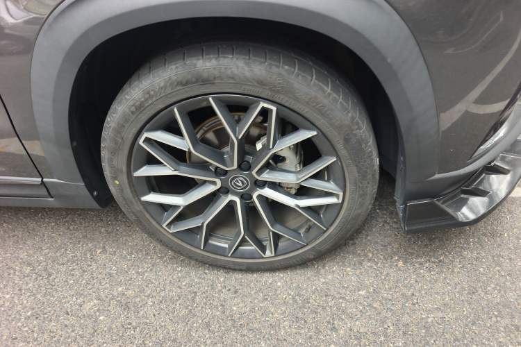 Used CHANGAN UNI-T 2022 1.5T Prestige Version Right Front Wheel Hub