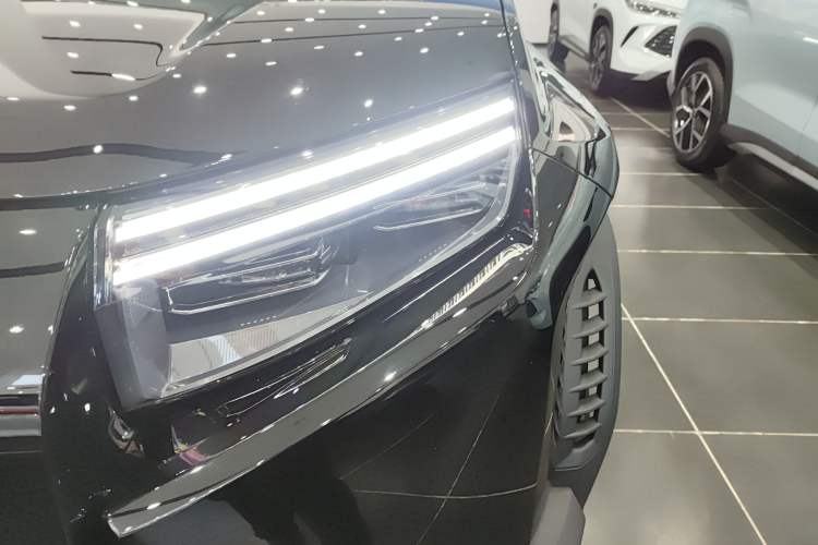 Used Formula Leopard Titanium 3 2025 501 km All-Wheel Drive Intelligent Driving Max Edition