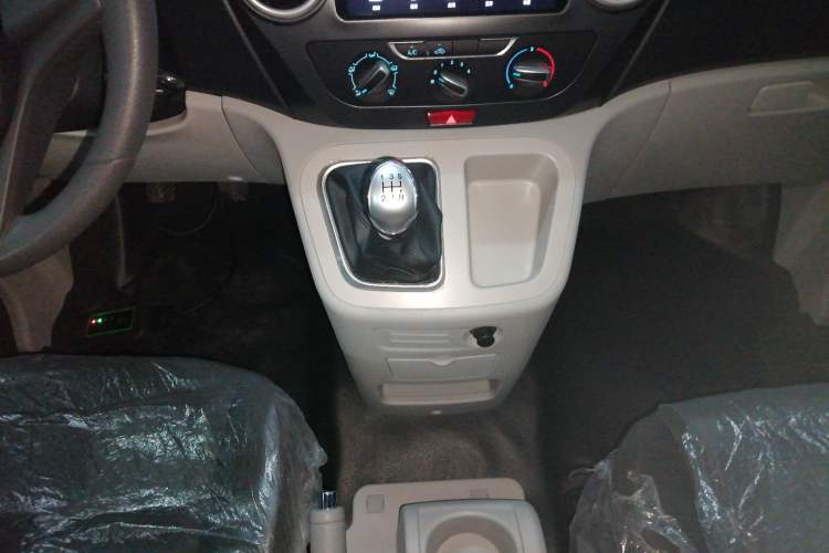 Used JAC Refine M3 2025 PLUS 1.5T Manual Classic Edition 7 Seats
