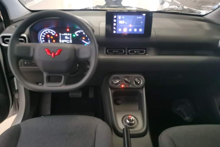 Used Wuling Hongguang New Energy 2025 Extended-Range Hybrid 50 km Standard Version