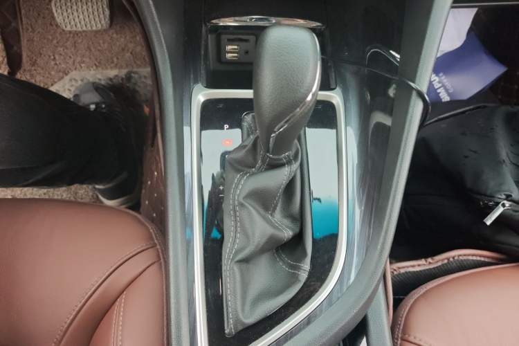 Used Buick GL6 2019 18T 6-Seater Connected Luxury Version China VI Standard
