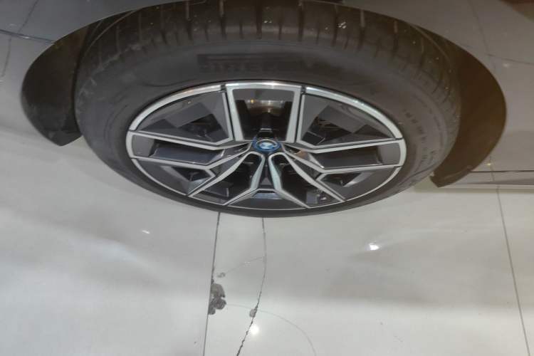 Used BMW i5 2024 eDrive 35L M Sport Package
