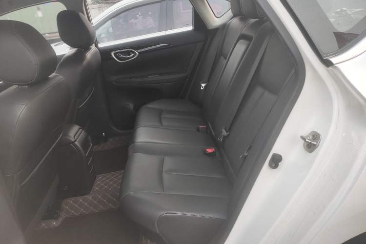 Used Nissan Sylphy 2019 1.6XV CVT Smart Connect Luxury Edition China V Standard Left Rear Seat