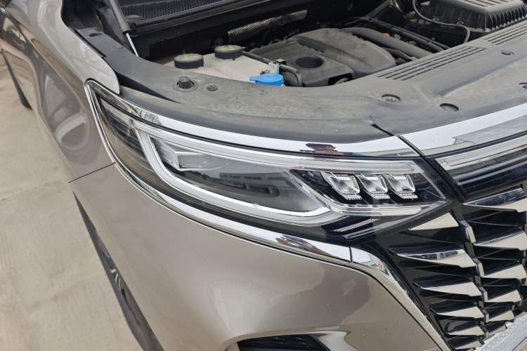 Used Roewe iMAX8 New Energy 2025 1.5T DMH Lu Zun Deluxe Edition Right Front Headlight