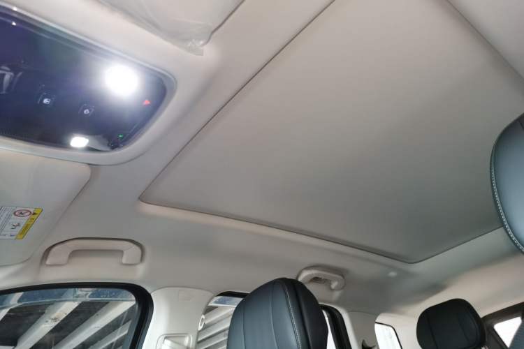 Used Chery Tiggo 9 2023 2.0T Dual-Clutch Two-Wheel Drive Leading Edition 5 Seats Headliner