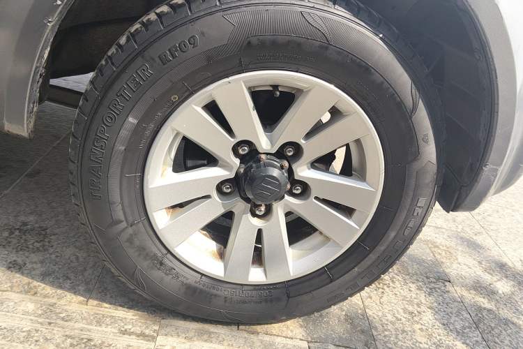 Used Suzuki Jimny 2012 1.3 AT JLX Right Front Wheel Hub