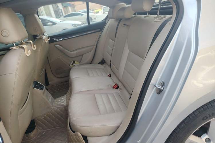 Used Skoda Octavia 2015 1.6L Manual Yijun Edition Left Rear Seat