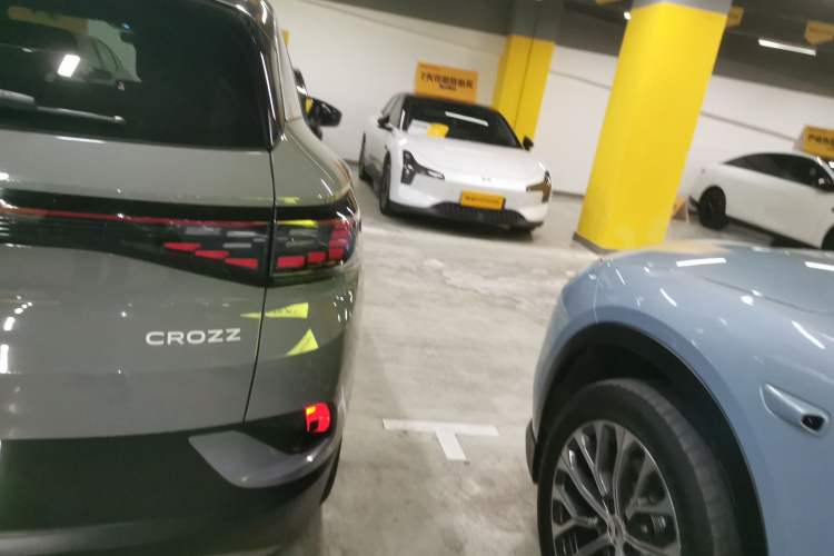 Used Volkswagen ID.4 CROZZ 2021 Long-Range PURE+ Two-Wheel Drive Version