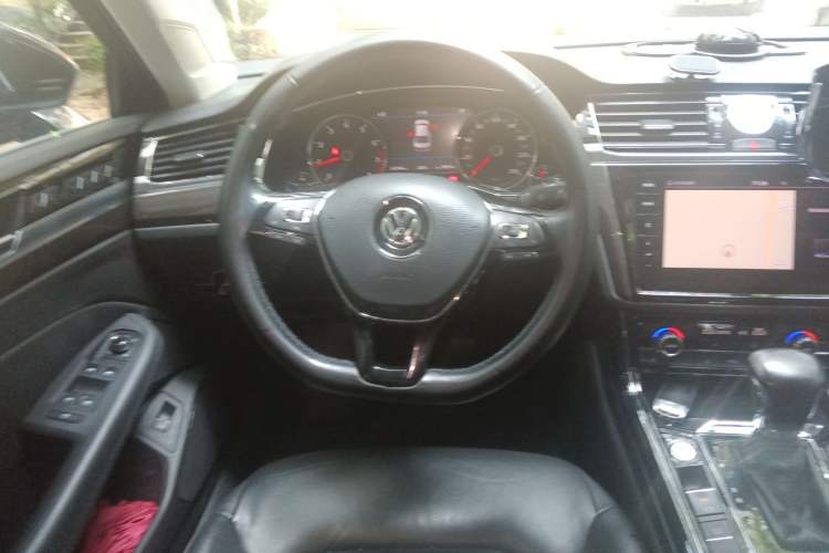 Used Volkswagen Phideon 2018 Revised Version 380TSI Two-Wheel Drive Business Edition
