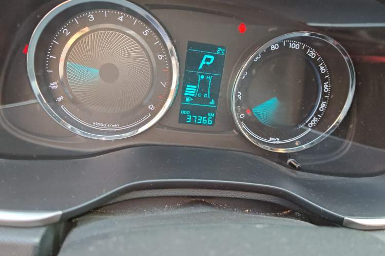 Used Chevrolet Lova RV 2018 1.5L Automatic Smart Drive Model Odometer Close Up