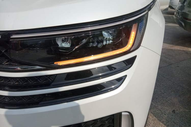 Used Volkswagen Tavendor 2023 380TSI Four-Wheel Drive R-Line Cruise Edition Left Front Headlight