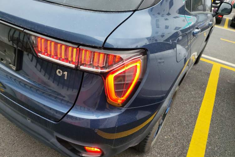 Used Lynk & Co 01 2019 2.0T Two-Wheel Drive Zhaopu Version China VI Standard Exterior 3