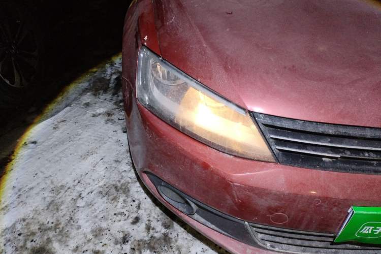 Used Volkswagen Sagitar 2014 Revised Version 1.4TSI Automatic Luxury Edition Right Front Headlight