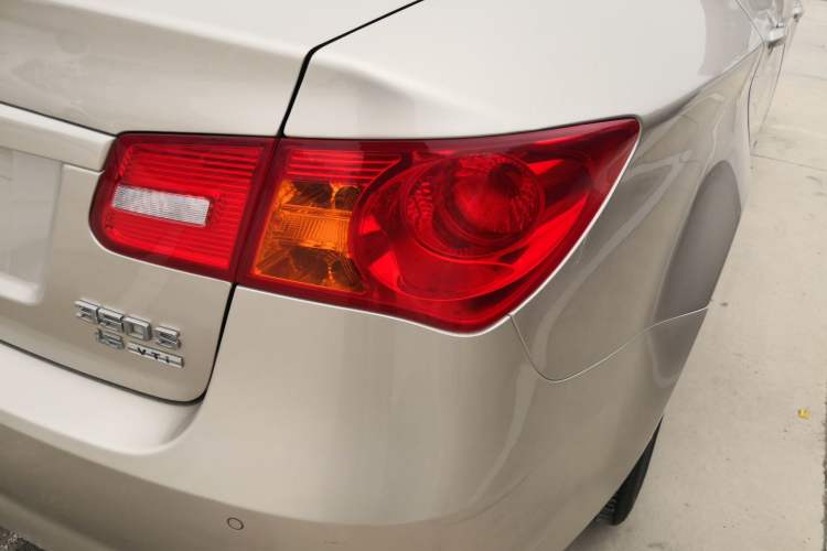 Used Roewe 350 2015 1.5L Automatic Luxury Sunroof Edition