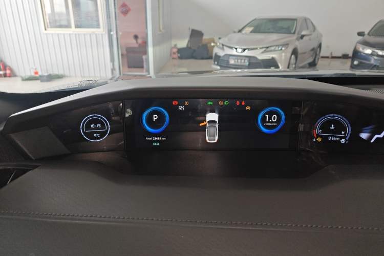 Used Changan UNI-V 2023 1.5T Prestige Model
